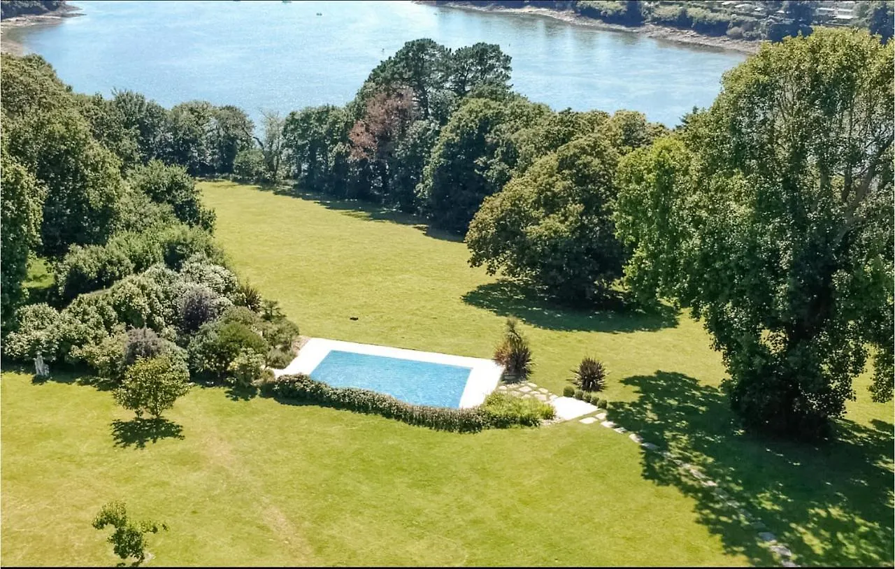 Апартаменты Beautiful Home In Concarneau With Wifi