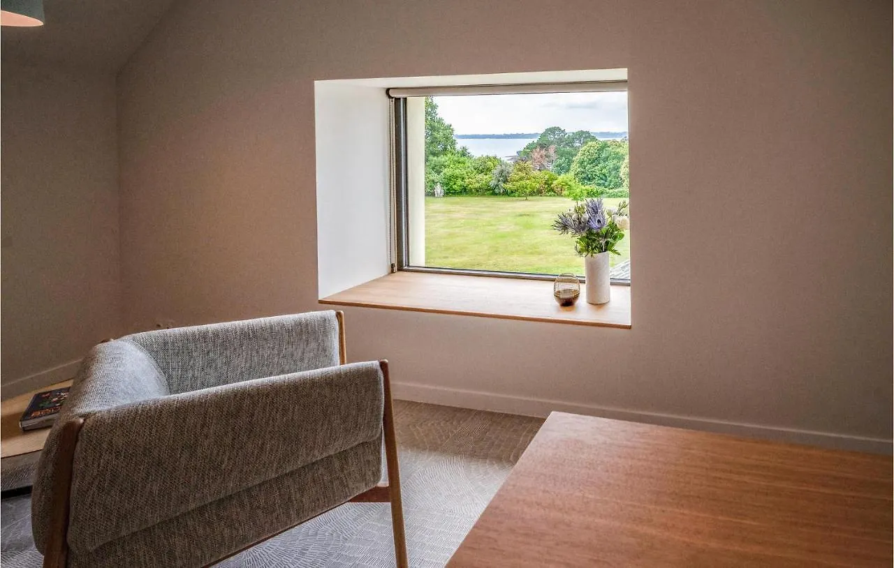 Beautiful Home In Concarneau With Wifi 0*,